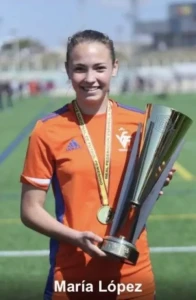 Danna Climent Sandoval, María López Peláez y Laia Zalma Estable, tres futbolistas de la Safor, campeonas de España Sub14
