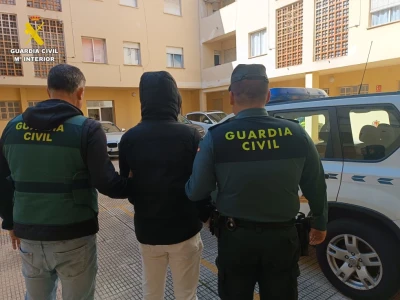 A prisión uno de tres ladrones que perpetraron robos en gasolineras de la Safor