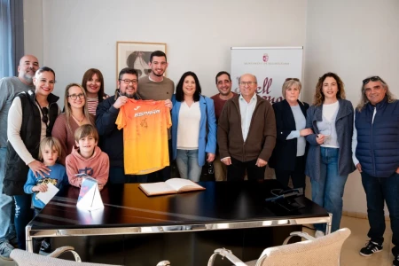 Bellreguard rindió homenaje a Quique Llopis tras su subcampeonato mundial