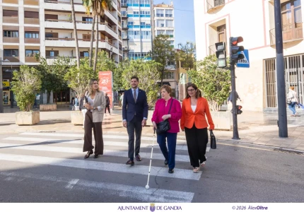 Gandia adapta la mitad de sus semáforos para mejorar la movilidad de personas con discapacidad visual