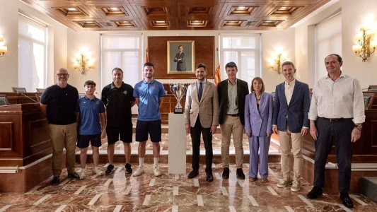 El CF Gandia vuelve a la Lliga Comunitat y recibe el reconocimiento institucional de la ciudad