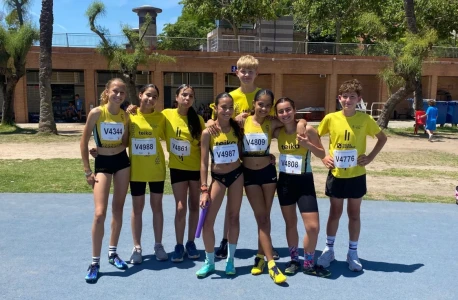 El CA Safor Teika compite en el Provincial Infantil por Equipos con su conjunto femenino en el estadio del río Turia