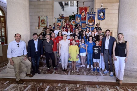 Gandia celebra las raíces falleras en la V Trovada Ravbal’s