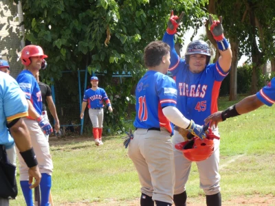 Tigres de Gandia firma su sexta victoria consecutiva y mantiene el liderato invicto en el Nacional de Béisbol 2026