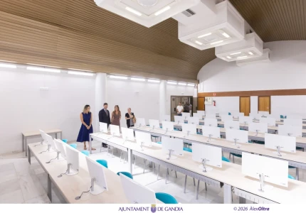 La DGT estrena en Gandia un aula informatizada para la realización de los exámenes teóricos