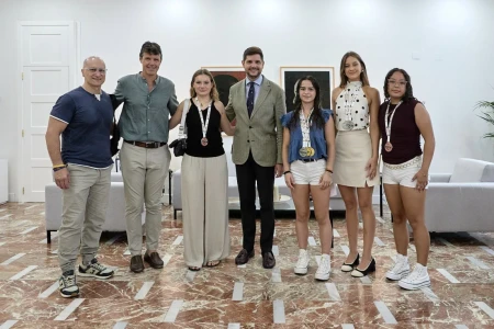 Gandia reconoce los éxitos nacionales de las deportistas del BoxSafor Club