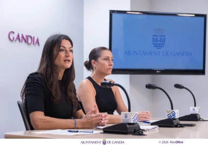 Gandia aprueba definitivamente llevar a los tribunales la subida del canon de Costas a los locales de la playa