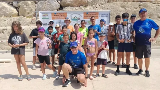 El Club Deportivo de Pesca Gandia reúne a más de 80 jóvenes en un exitoso concurso de pesca deportiva