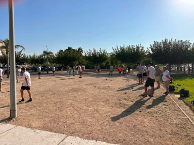 Gilles y Juanet se imponen en el Torneo de Petanca de la Playa de Xeraco