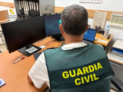 Detenido un empleado bancario en Gandia, presuntamente, acusado de estafar 25.000€ a una clienta de avanzada edad