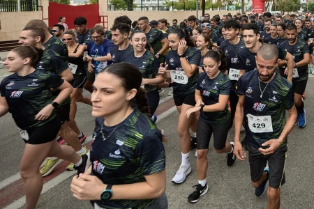 Más de 350 personas participaron en la primera Carrera Solidaria Ruta 091 de Gandia