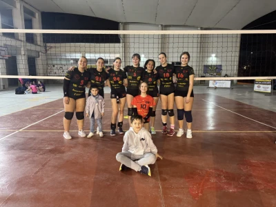 Fin de semana triunfal para el cadete femenino del Club de Voley Arenas de Gandia