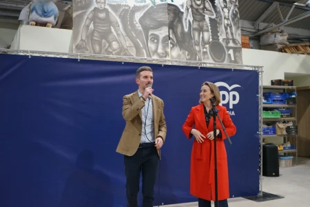 Cuca Gamarra participa en la merienda del PP por el 8M en Gandia