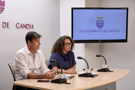 Gandia adjudica el mantenimiento de sus colegios y renueva el programa 'En Moviment'