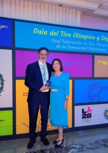 El olivense Juan Luis Martín recibe la Medalla al Mérito Deportivo de la Federación de Tiro Olímpico de la Comunitat Valenciana