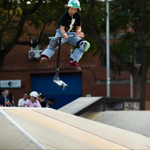 Eric Miñana repite como campeón de España sub-12 de scooter freestyle