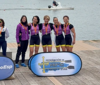 El Club Rem Grau Gandia logra un histórico podio en el Campeonato de España de Yolas