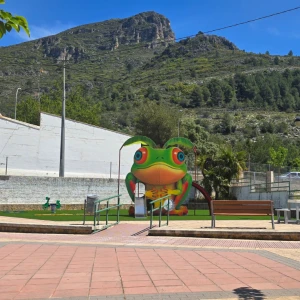 Barx renueva el parque infantil de la calle Gandia